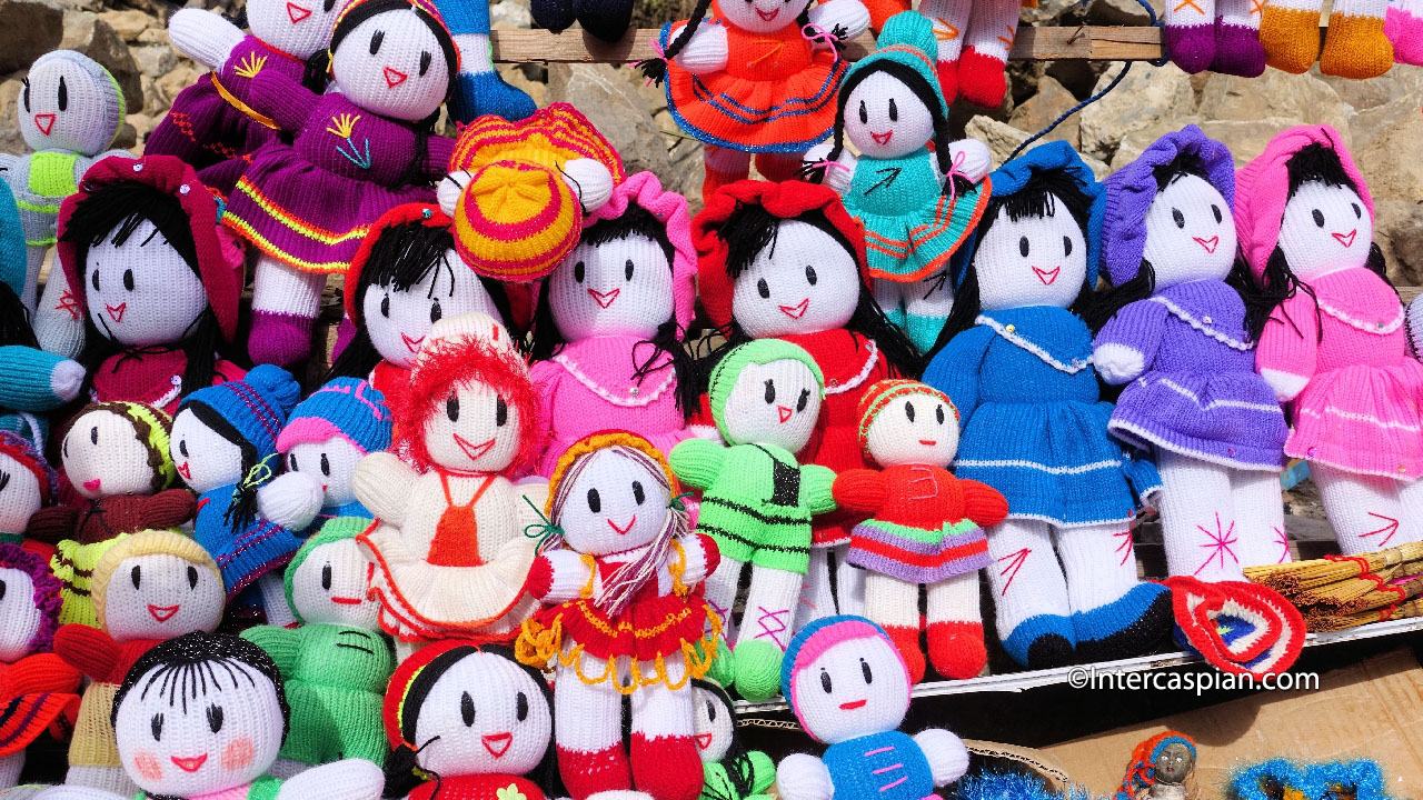 Colourful knitted dolls