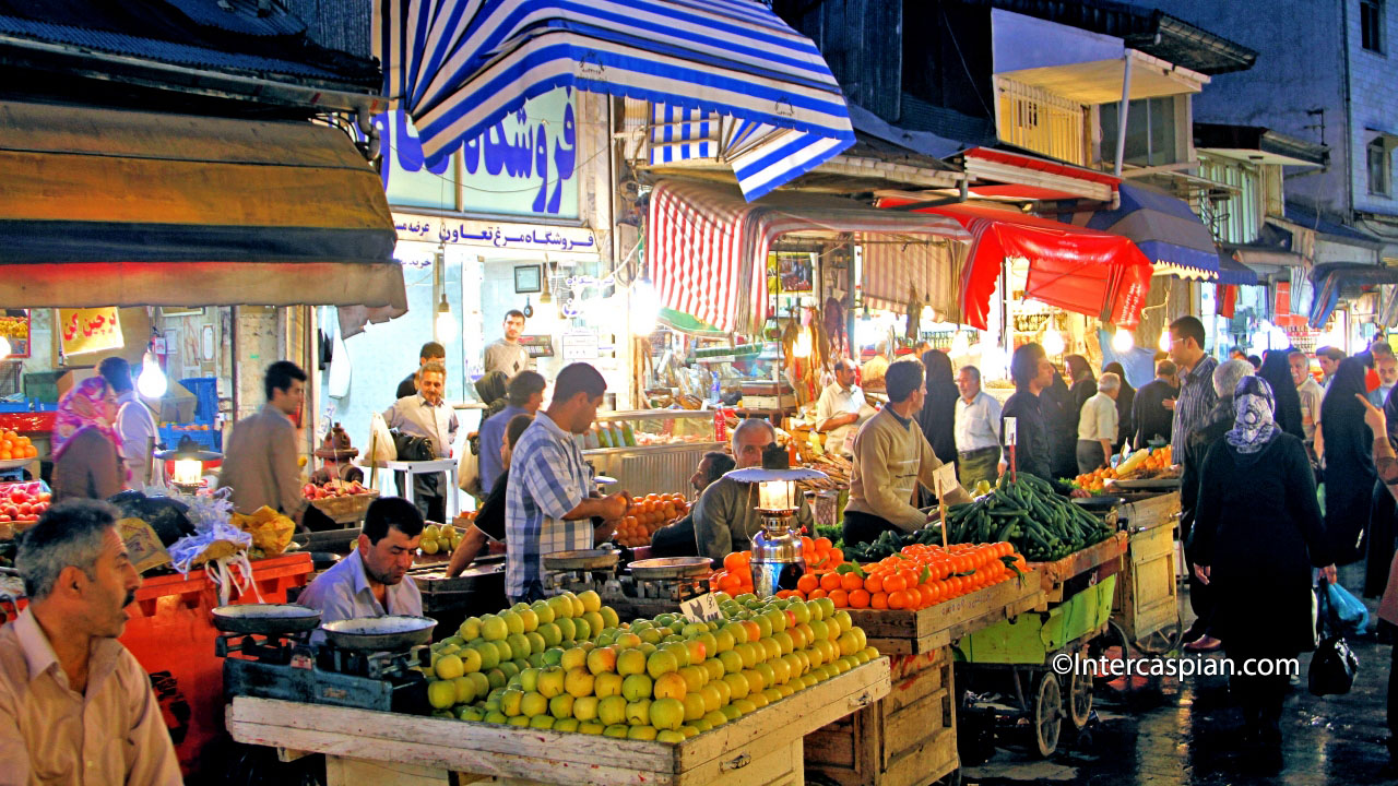 Marché de fruits et légumes au Bazar de Rasht