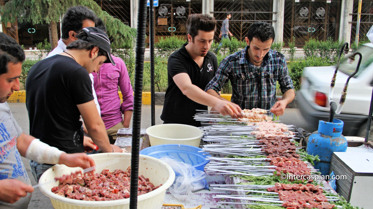 A sidewalk street food vendor