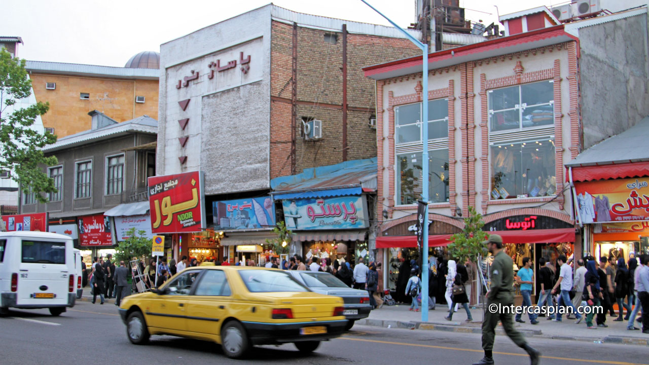 Une rue au centre de la ville