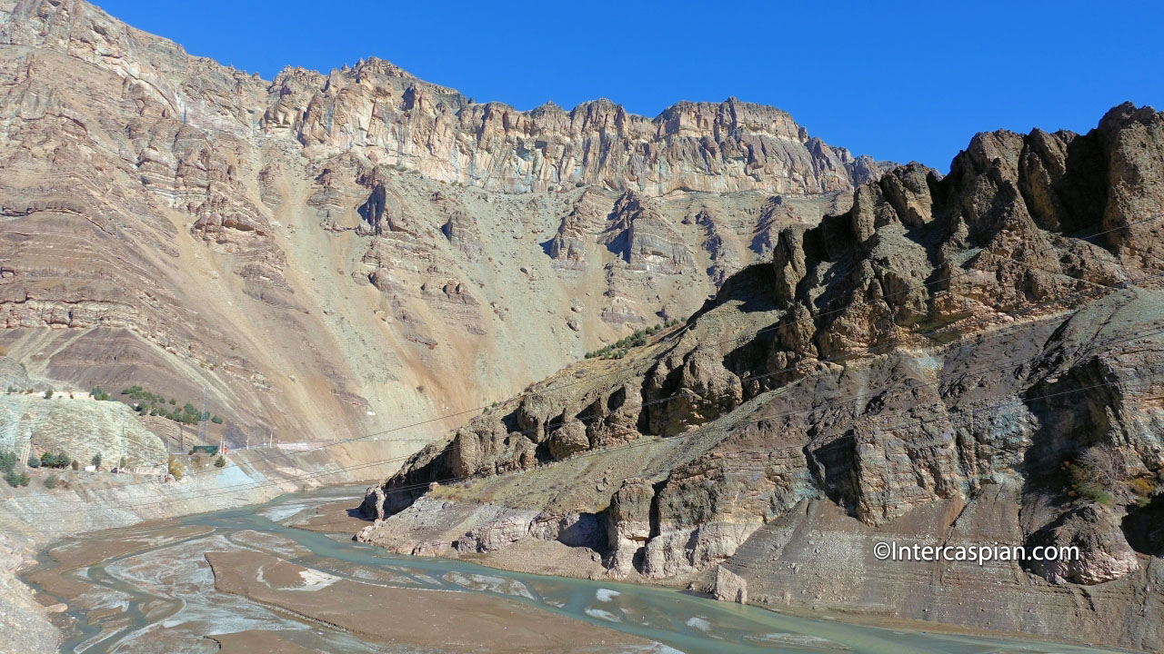 The streams along Chalus road