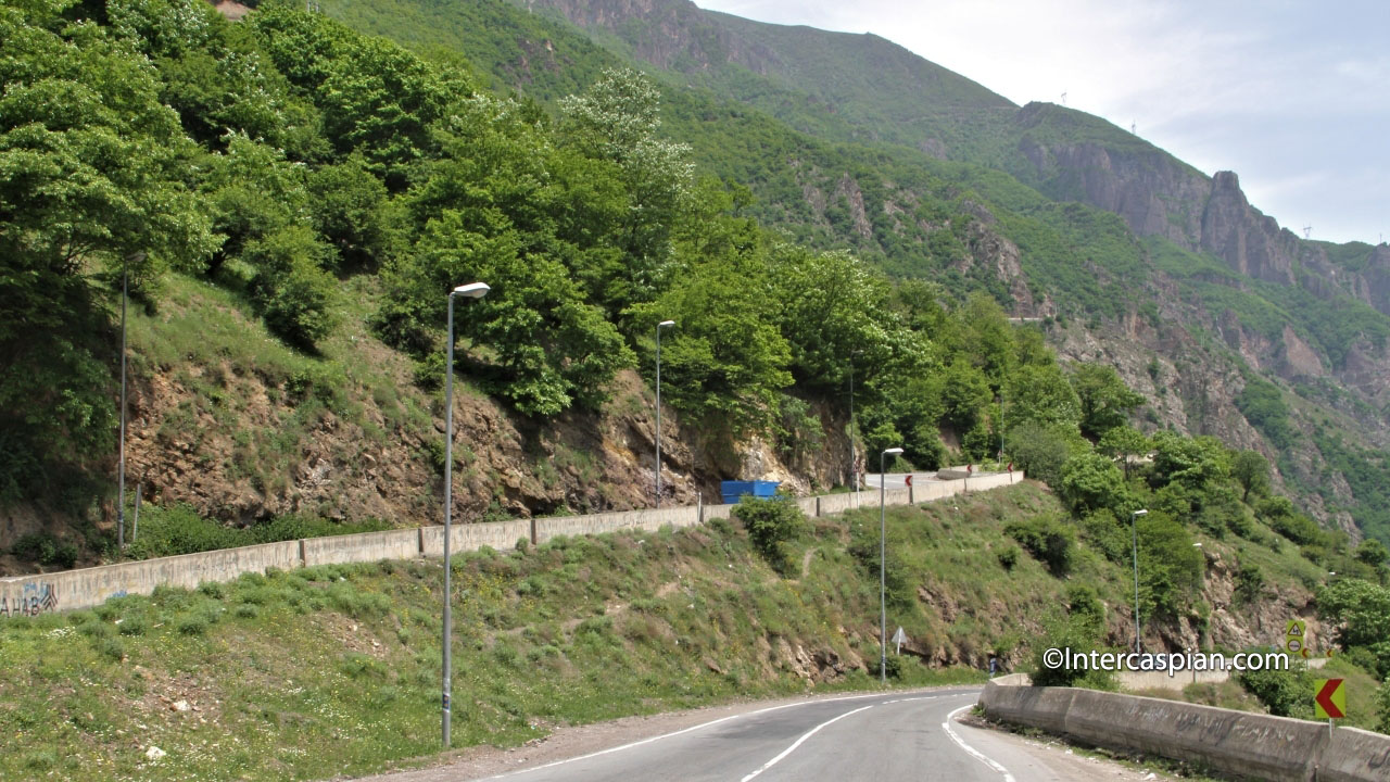 Chalus road descent