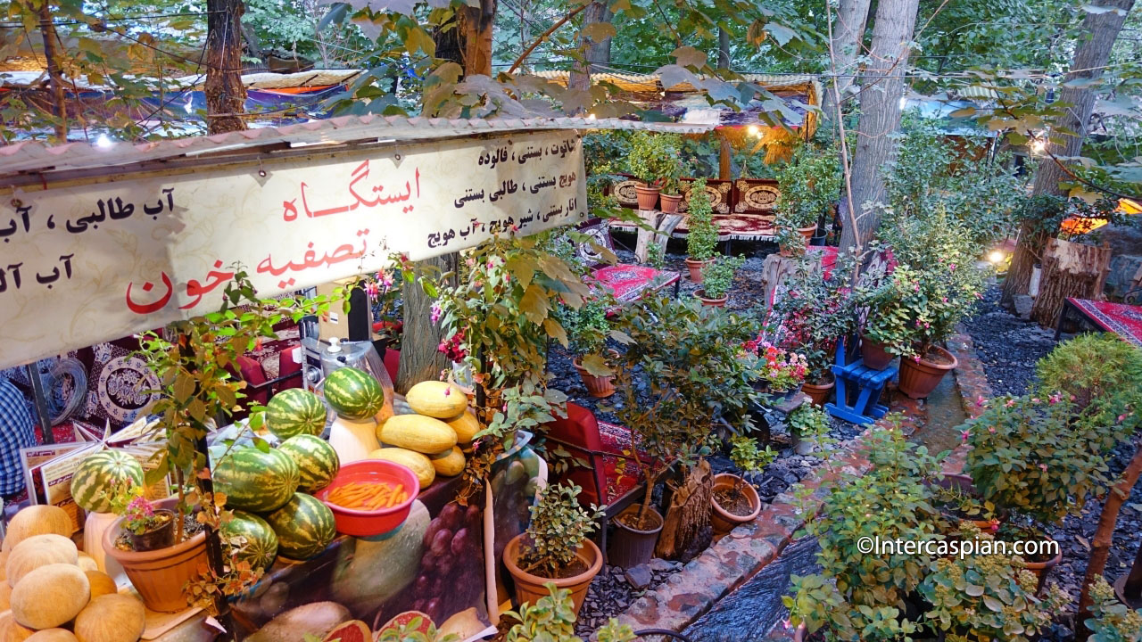 Photo d'un café-jardin près de Pass-Ghaleh, Darband, Téhéran