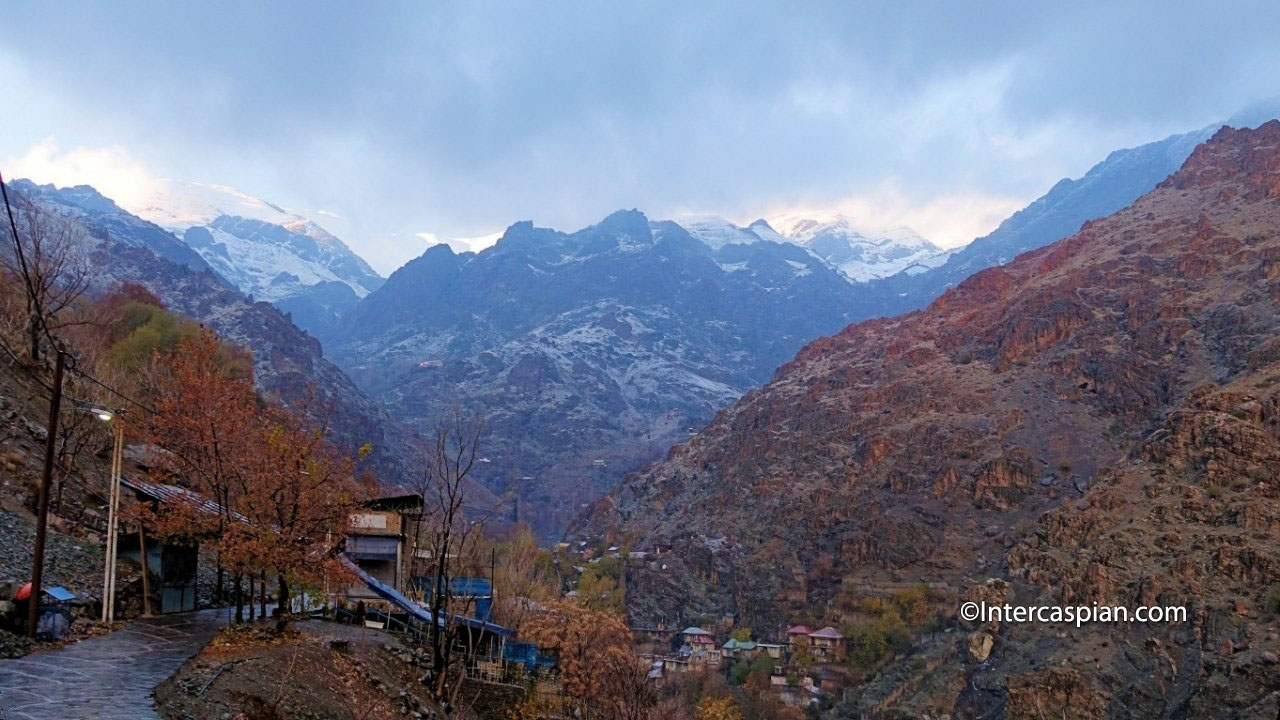 Photo of the village of Pass-Ghaleh in Darband, Tehran