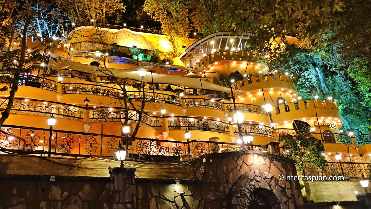 Night photo of a restaurant in Darband, Tehran