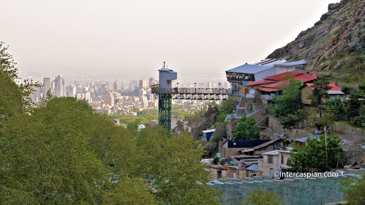 Photo de la station du télésiège de Darband, Téhéran