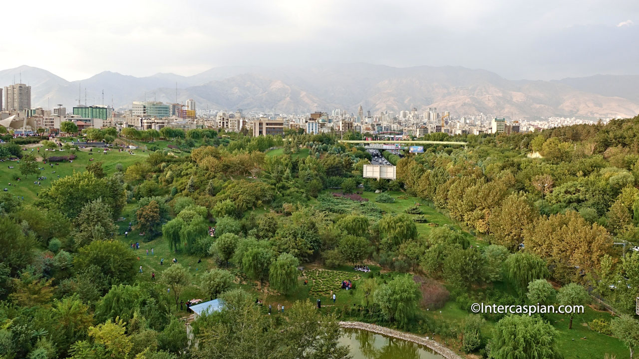 Panoramic view of the northern part of Ab-o-Atash park