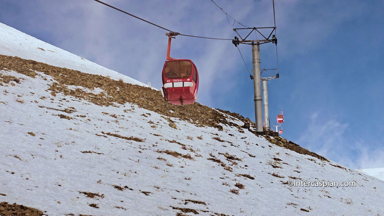 Photo d'une cabine de la télécabine du Tochal, Téhéran